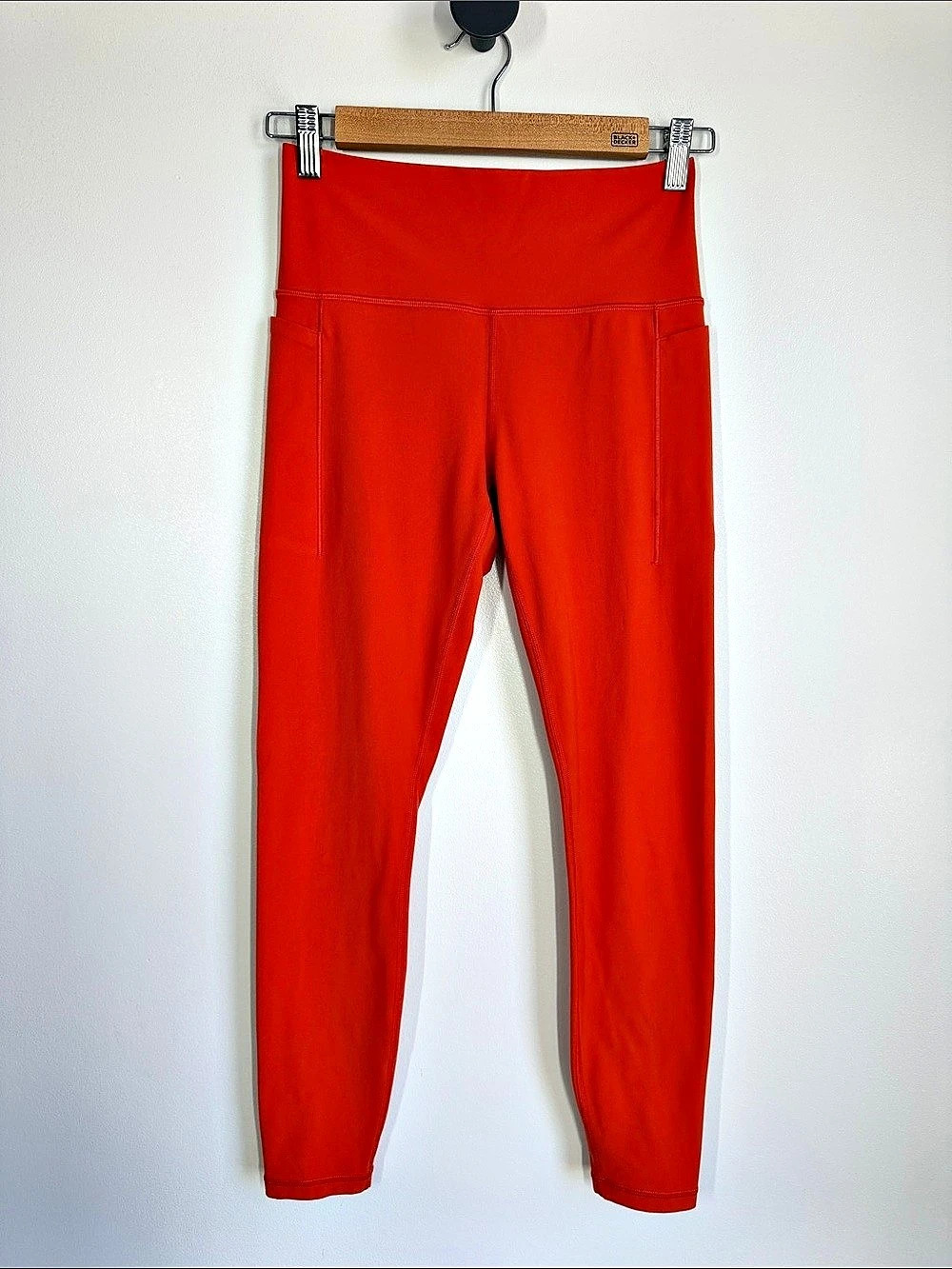 Athleta Transcend Stash Tight Leggings Size Medium Orange High Rise 7/8